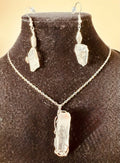 Amplifying Beauty Necklace and Earring Set image 0